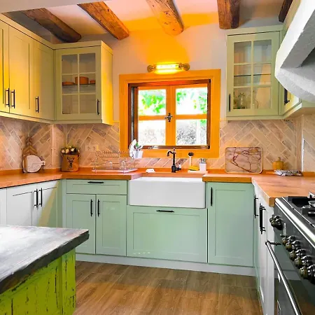 Hébergement de vacances Kayi Kottage In Peaceful Calis Few Minutes From çaliş Sunny